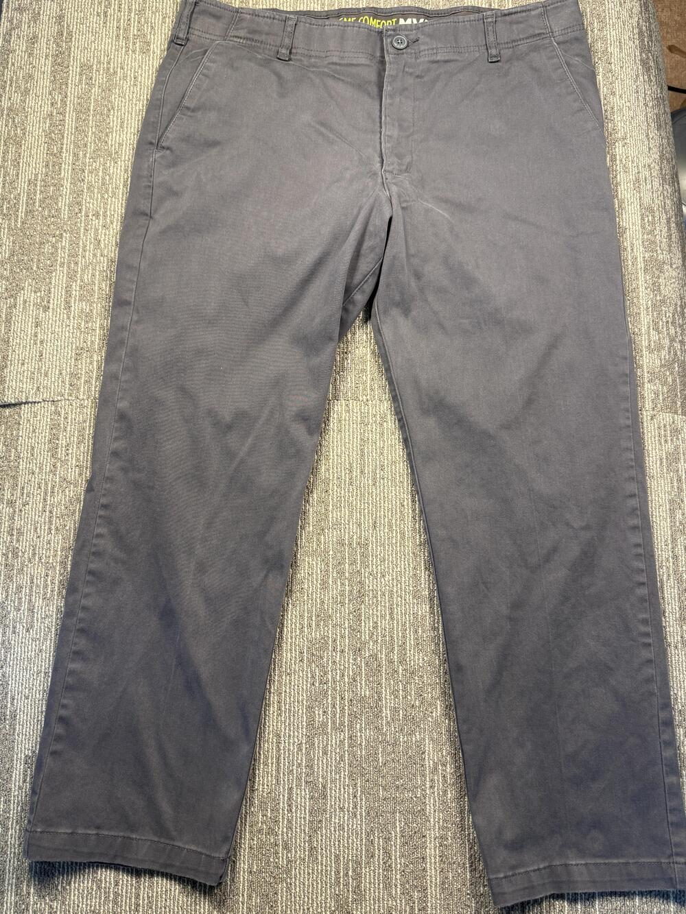Lee Extreme Comfort MVP Pants Mens 38x29 Gray Chino Flat Front Straight Leg